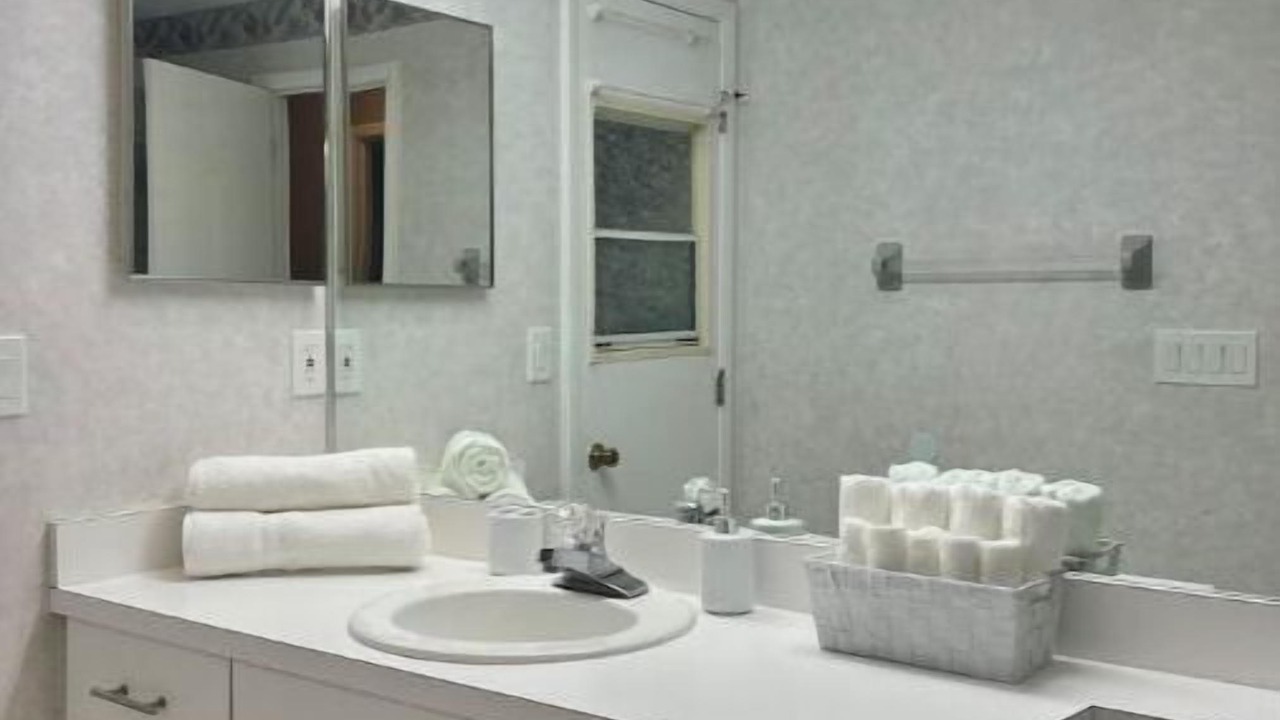Photo of Bathroom in Sun 'N Lake
