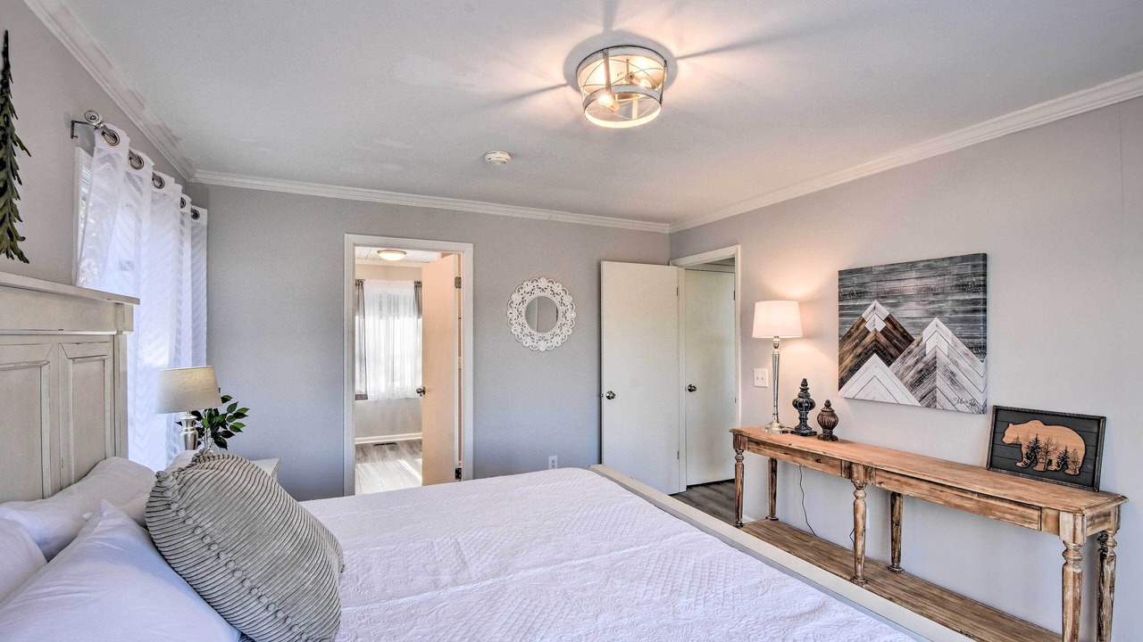Photo of Bedroom in Sky Valley