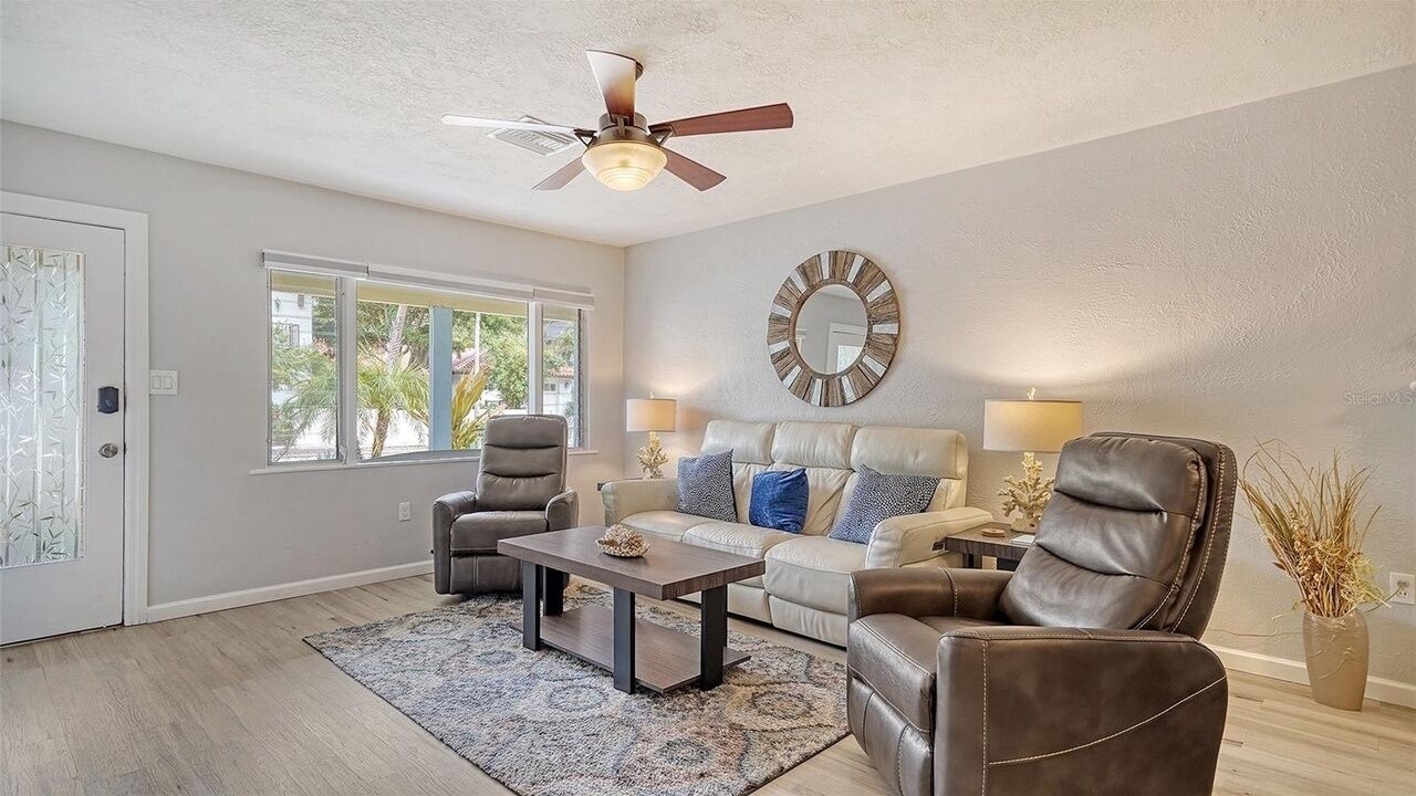 Photo of Livingroom in Laurel Park
