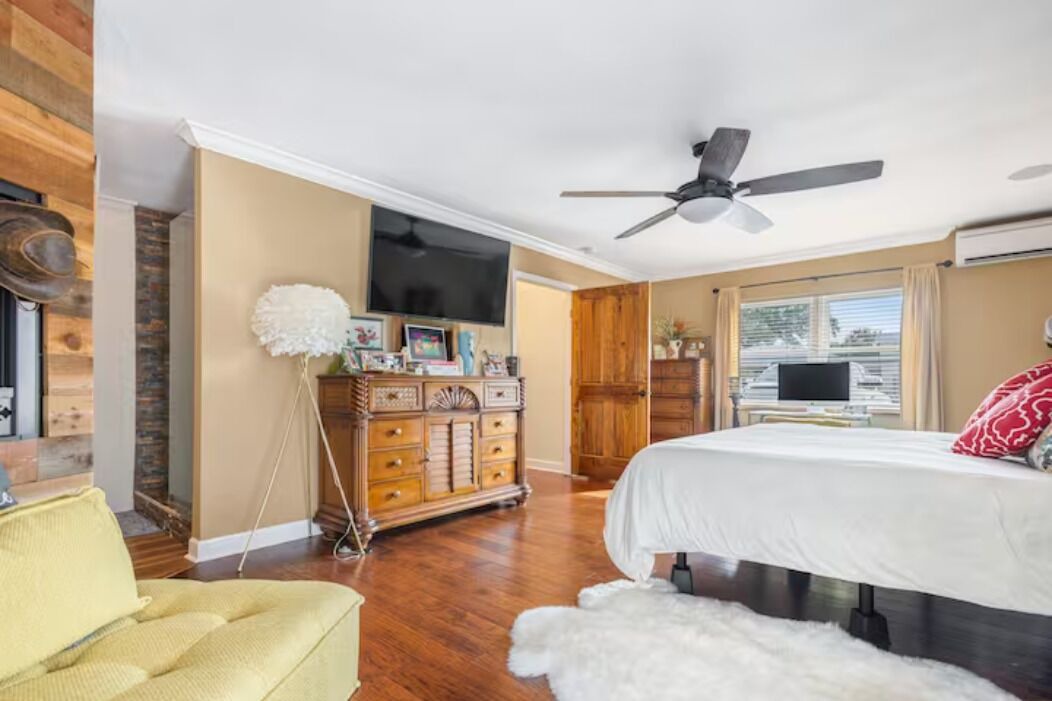 Photo of Bedroom in Gulfport