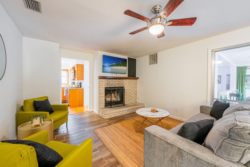 Photo of Livingroom in Jacksonville