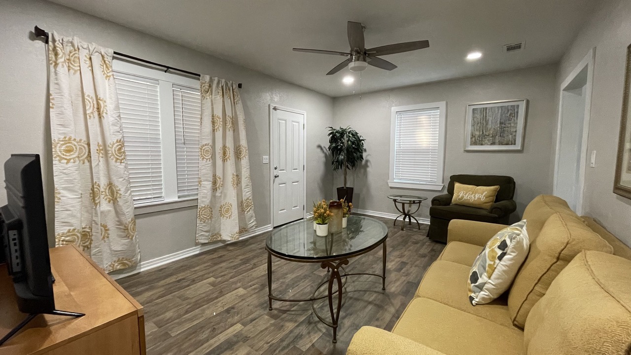 Photo of Livingroom in Urban Core