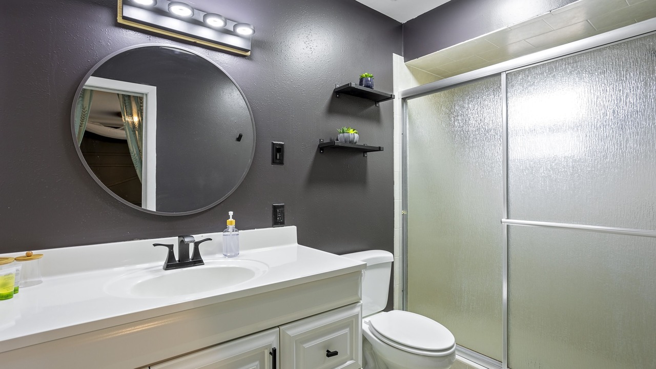 Photo of Bathroom in Cypress Gardens