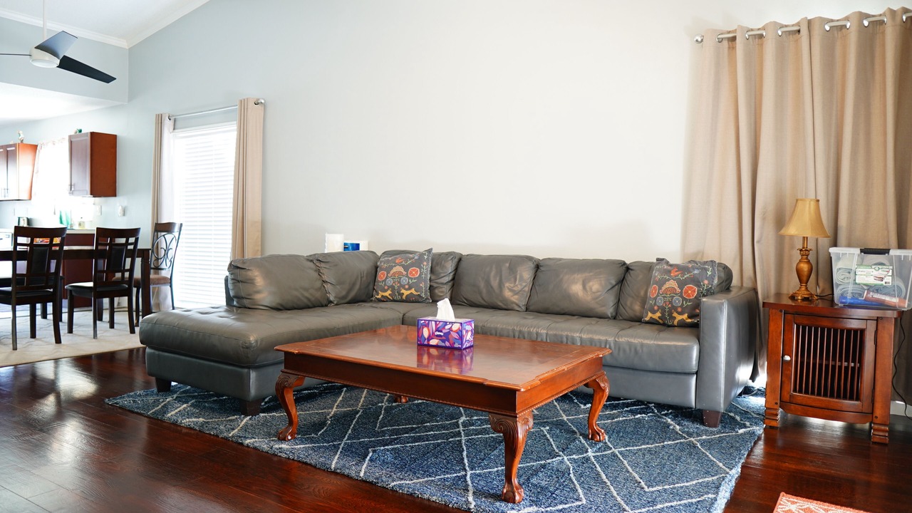 Photo of Livingroom in Lakeview Village