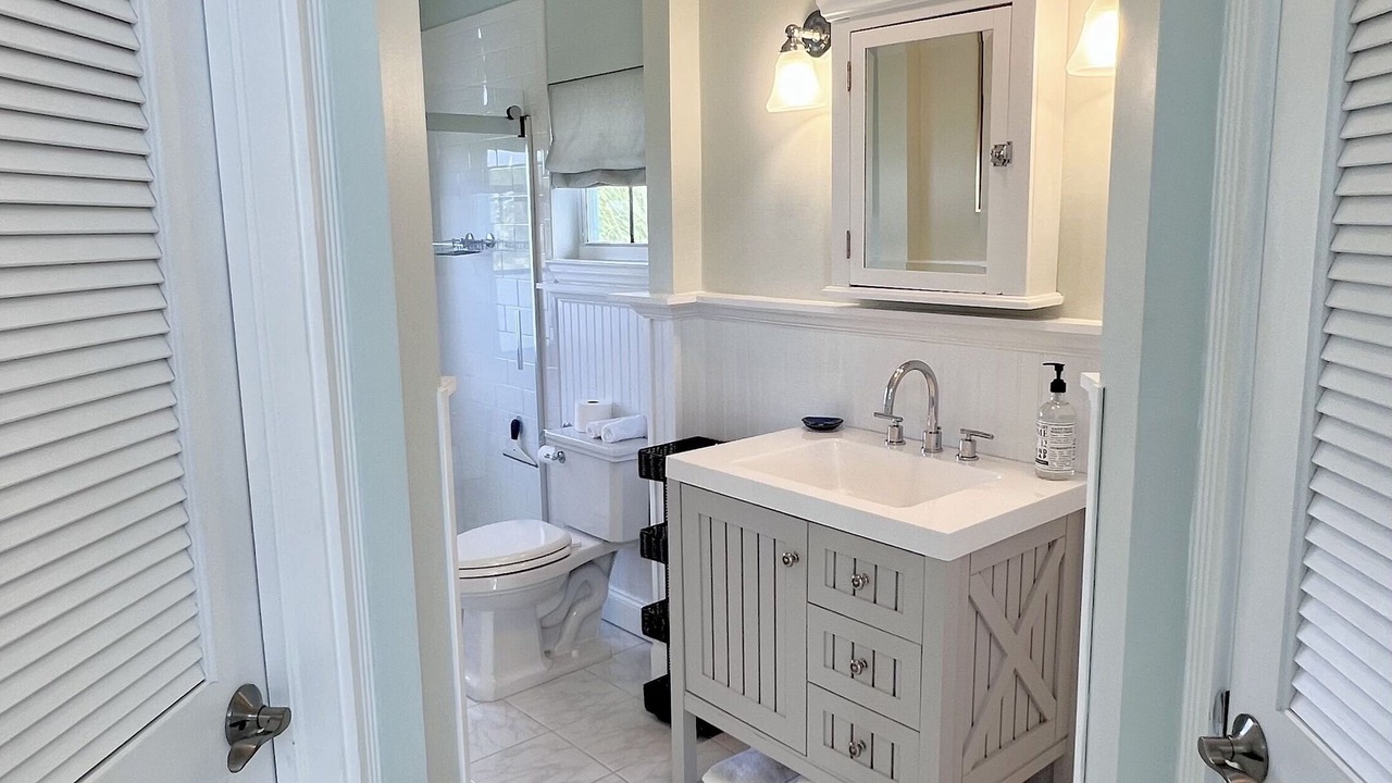Photo of Bathroom in Jensen Beach