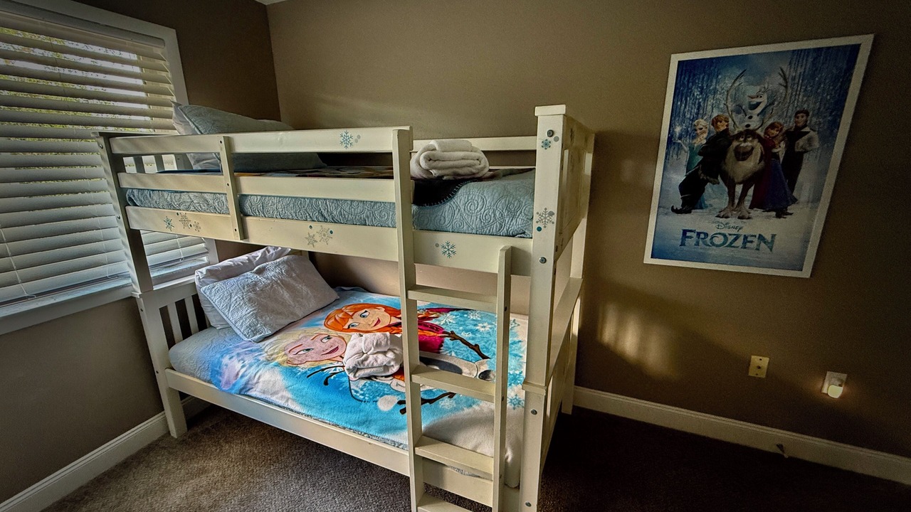 Photo of Bedroom in Sunset Lakes