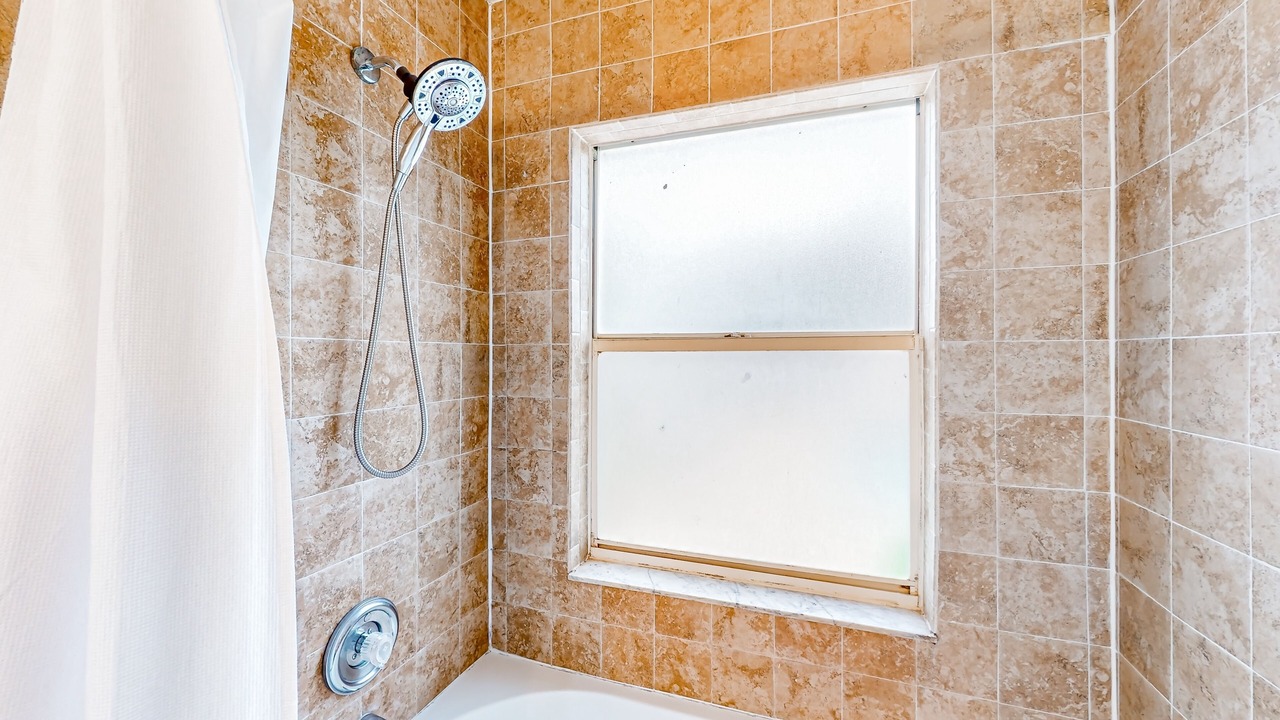 Photo of Bathroom in Bridgewater Crossing