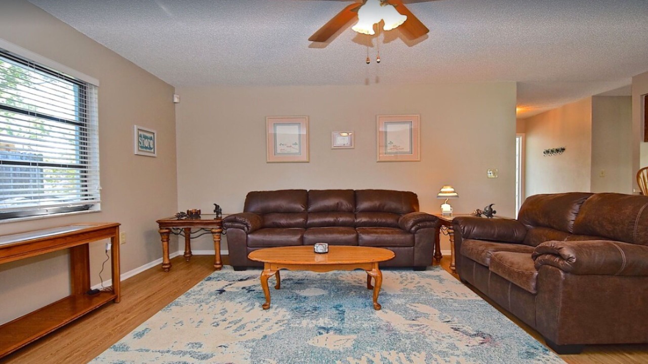 Photo of Livingroom in Lake Sarasota