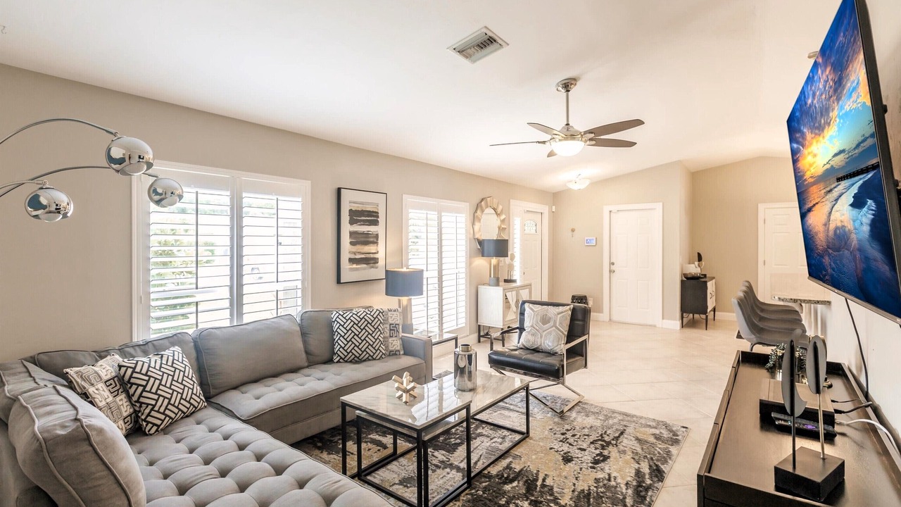 Photo of Livingroom in Willoughby Acres