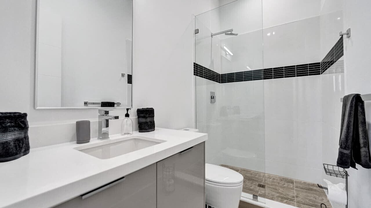 Photo of Bathroom in Lake Ridge