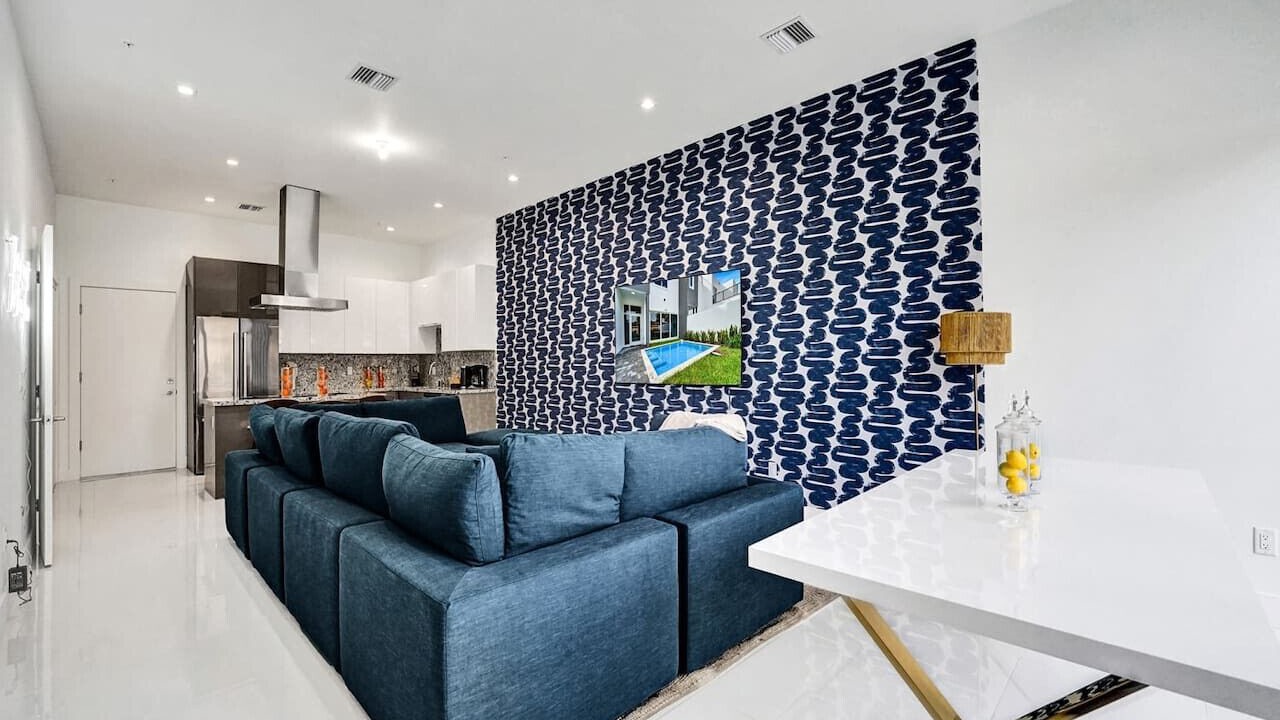 Photo of Livingroom in Lake Ridge