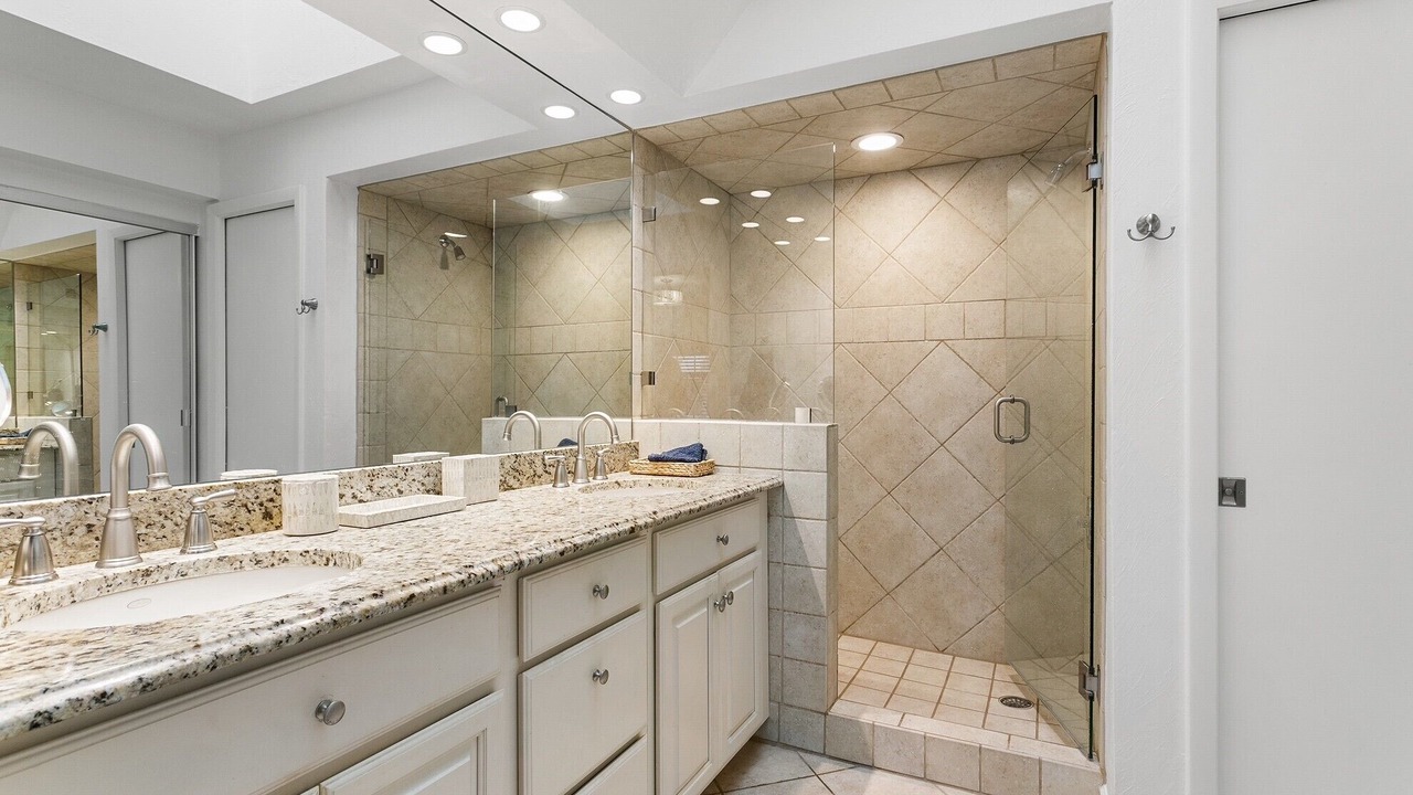 Photo of Bathroom in Pelican Bay