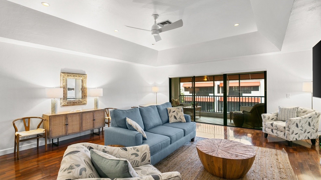 Photo of Livingroom in Pelican Bay