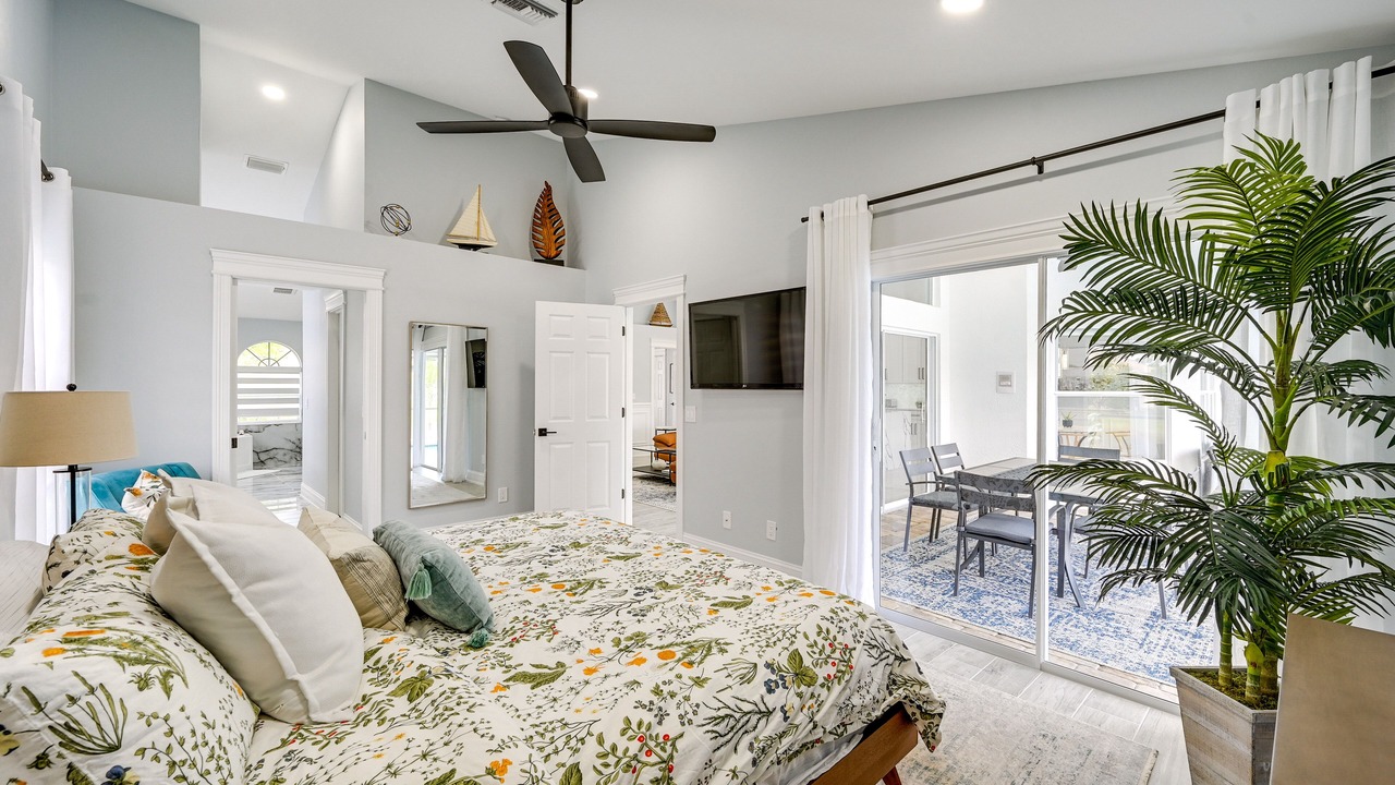 Photo of Bedroom in Crown Pointe
