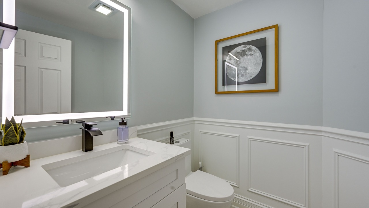 Photo of Bathroom in Crown Pointe