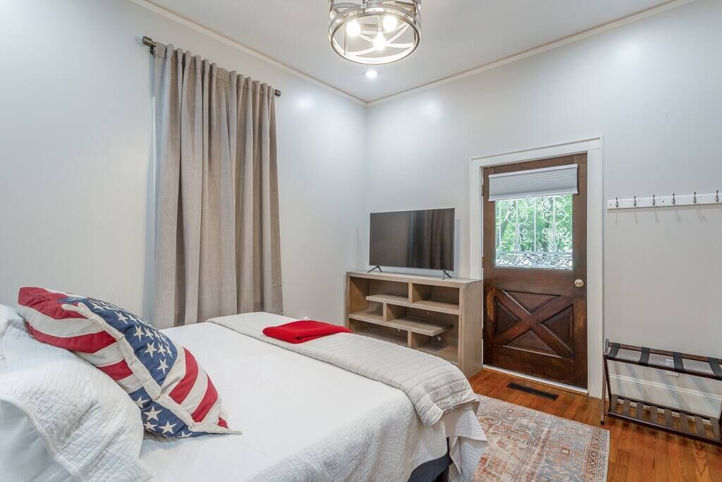 Photo of Bedroom in Flintstone