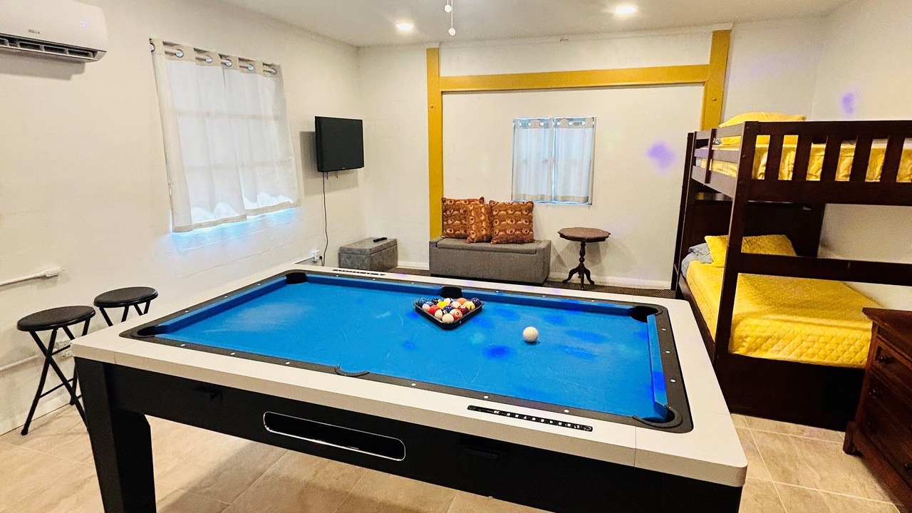 Photo of Bedroom in Bayshore Gardens