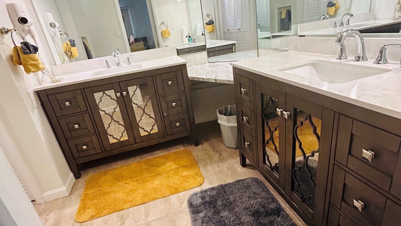 Photo of Bathroom in Bayshore Gardens