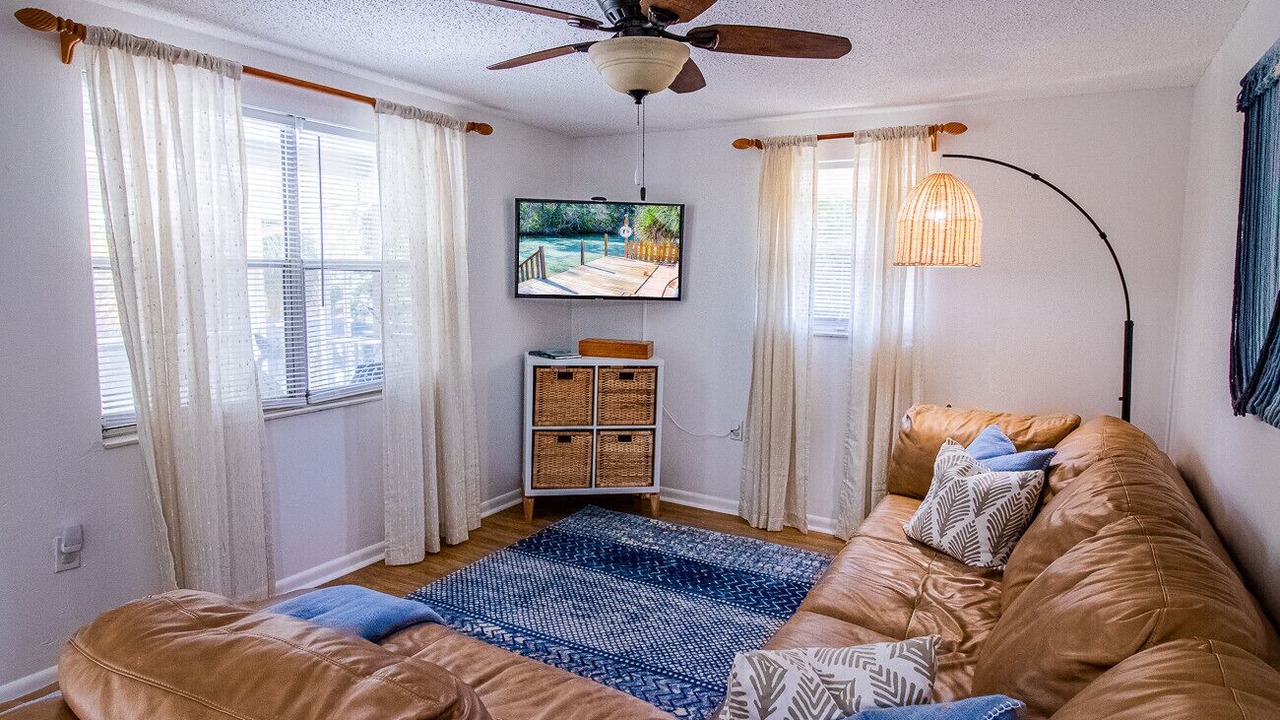 Photo of Livingroom in Weeki Wachee Gardens