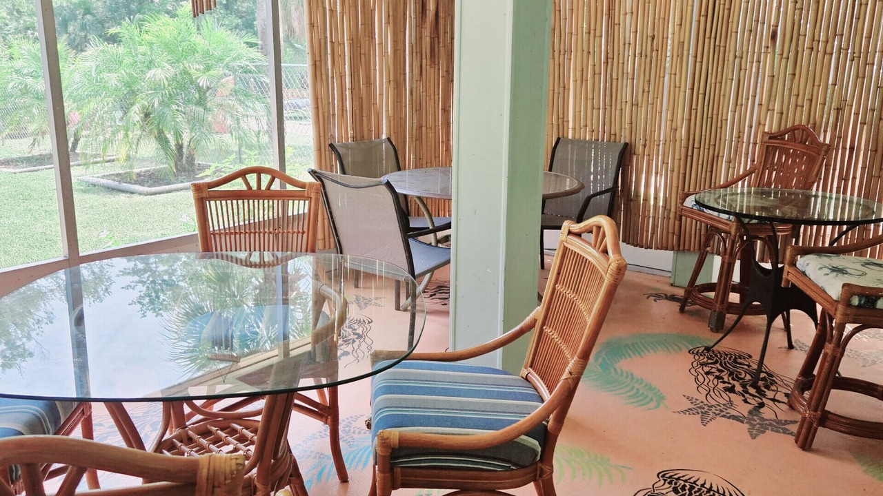 Photo of Patio Balcony in Weeki Wachee Gardens