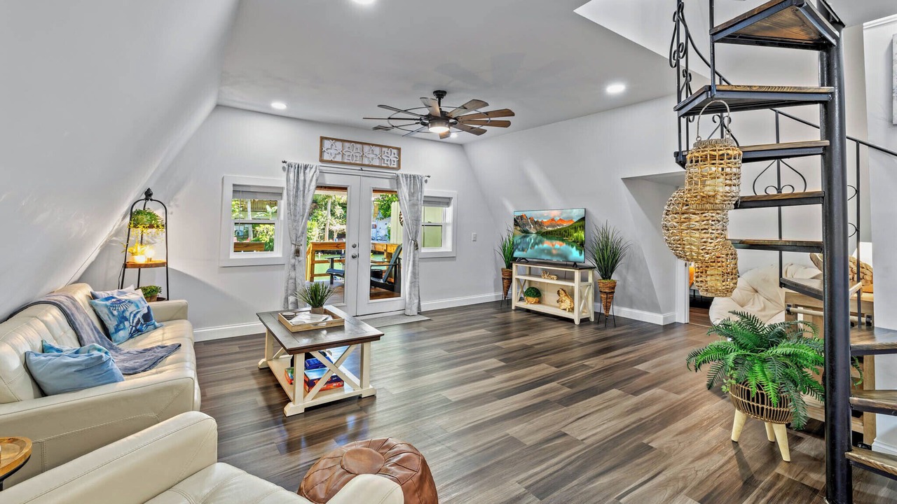 Photo of Livingroom in Weeki Wachee Gardens