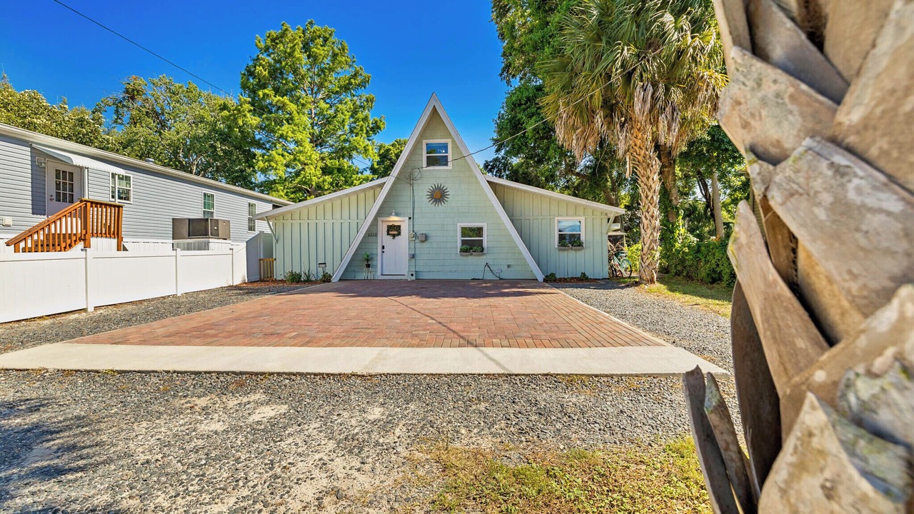 Photo of Outdoor in Weeki Wachee Gardens