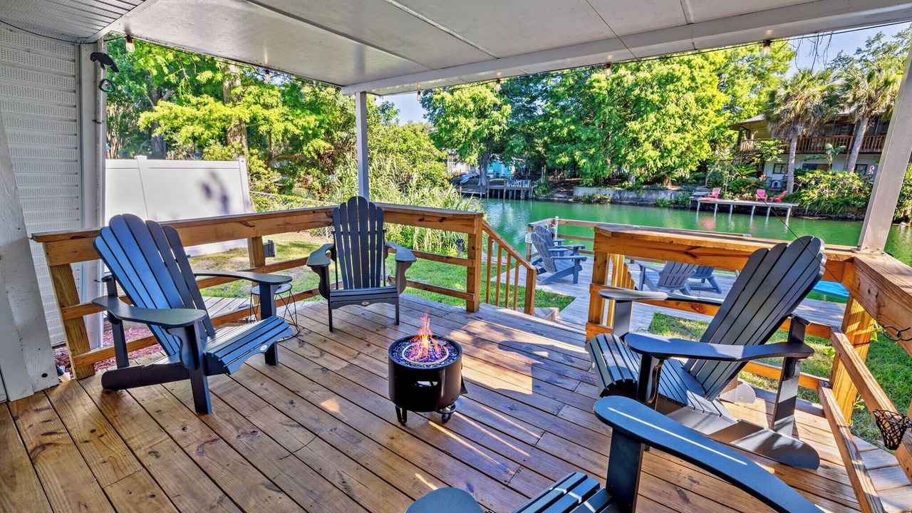 Photo of Patio Balcony in Weeki Wachee Gardens