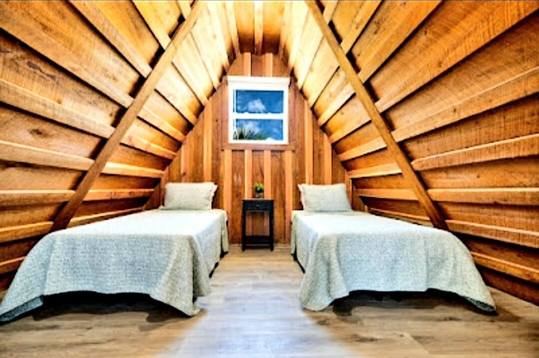 Photo of Bedroom in Weeki Wachee Gardens