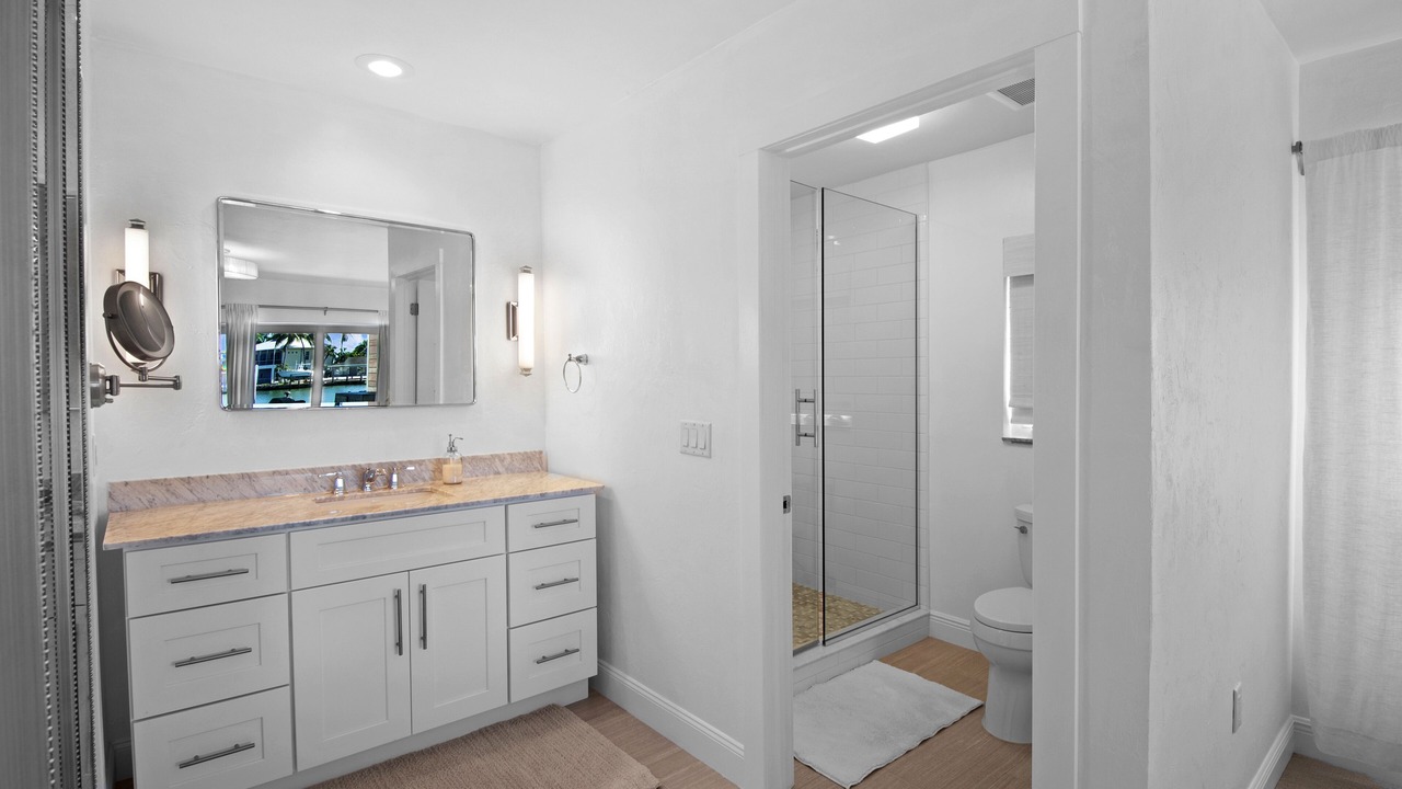 Photo of Bathroom in Isles of Capri