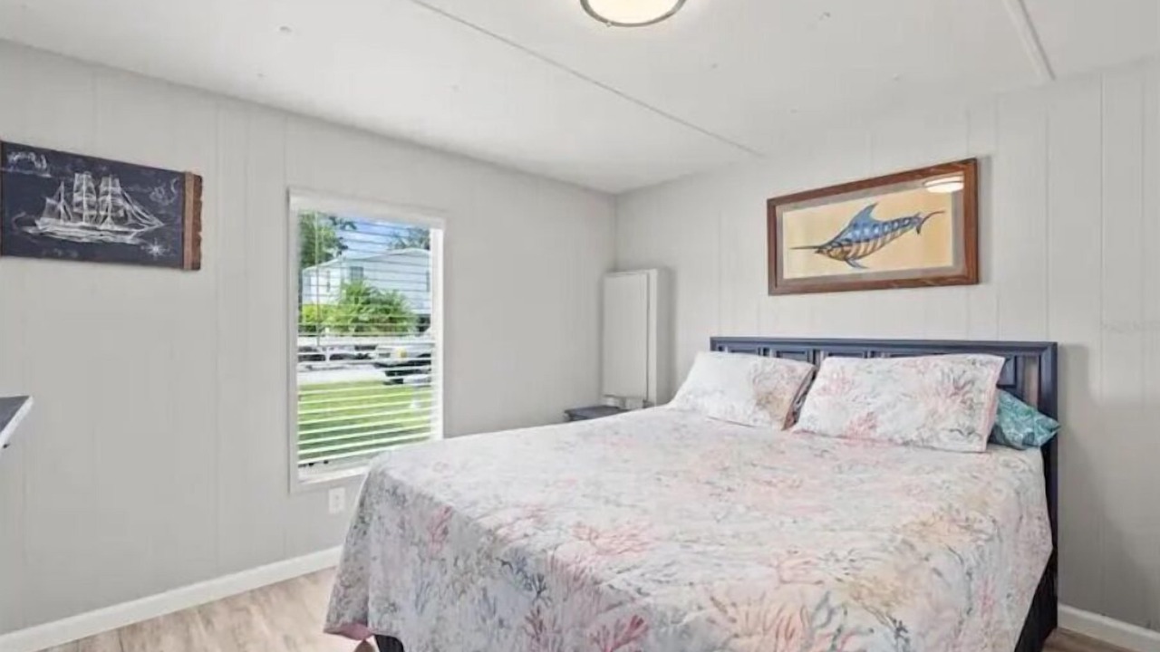 Photo of Bedroom in Weeki Wachee Gardens