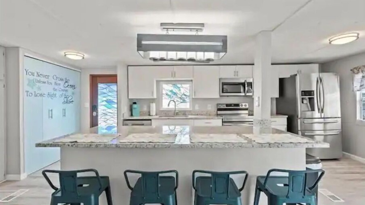 Photo of Kitchen in Weeki Wachee Gardens