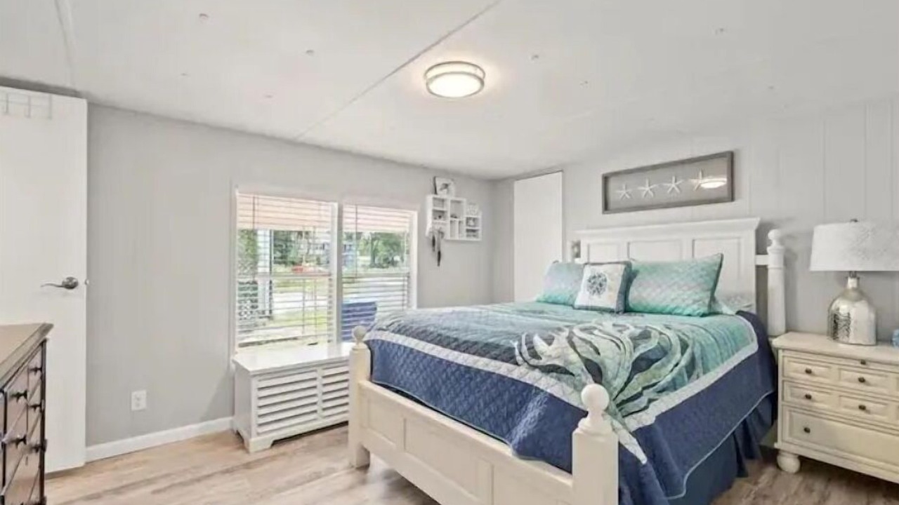Photo of Bedroom in Weeki Wachee Gardens