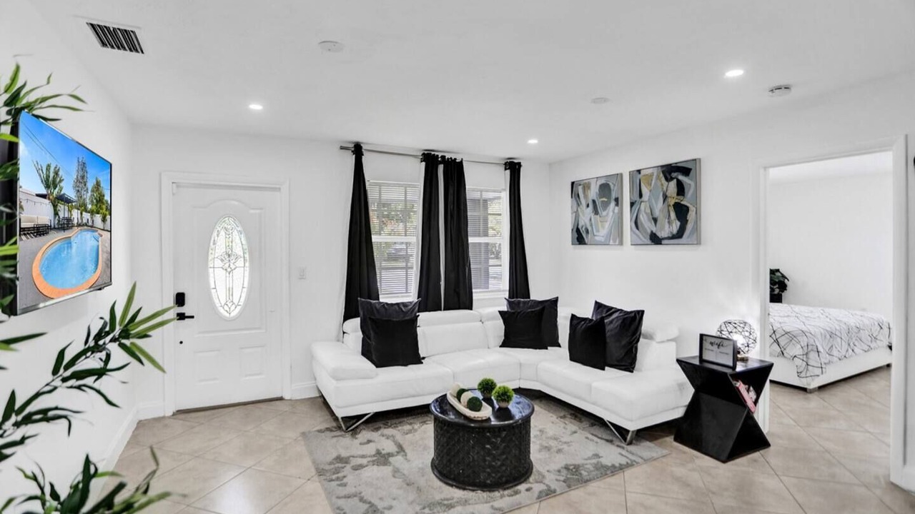 Photo of Livingroom in Ives Estates