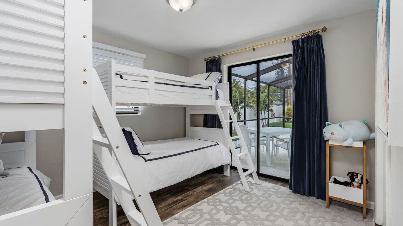 Photo of Bedroom in Naples Park