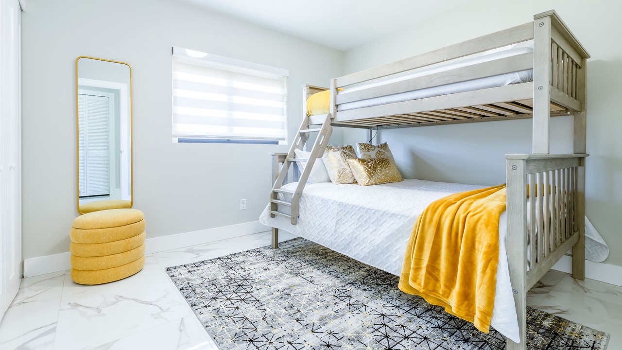 Photo of Bedroom in Kendale Lakes