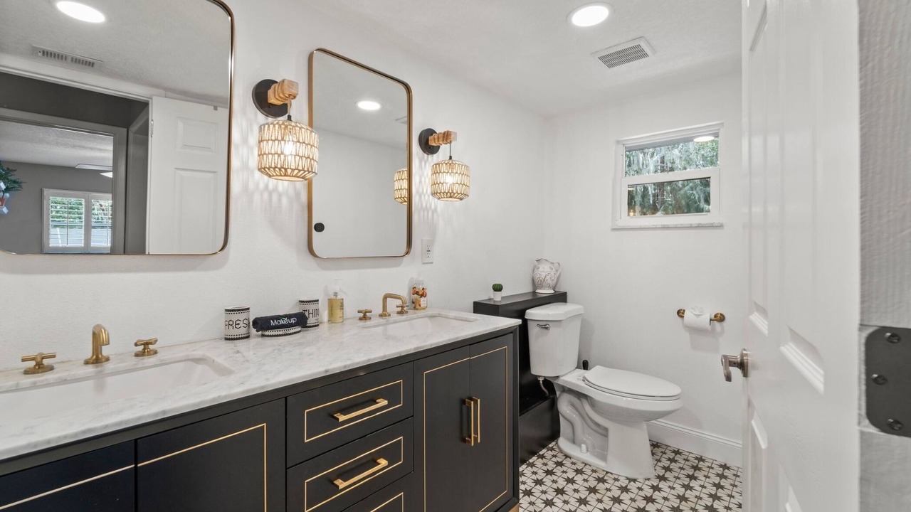 Photo of Bathroom in Seminole