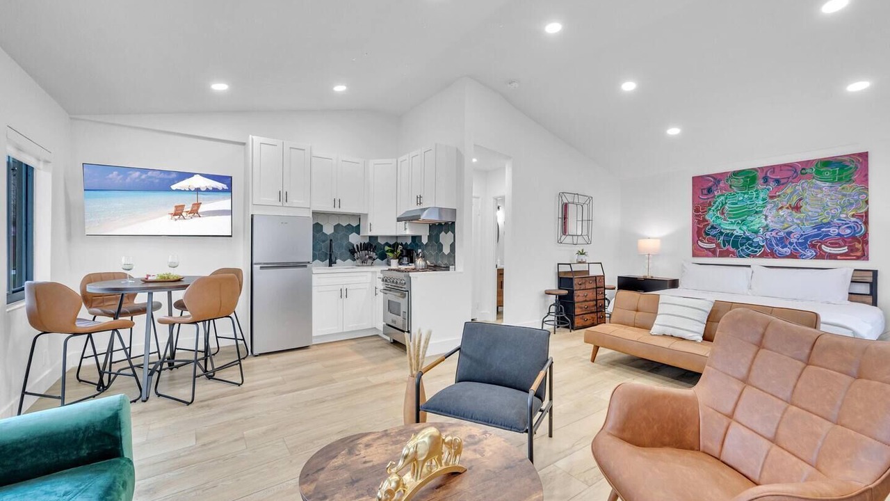 Photo of Livingroom in Flagler Village