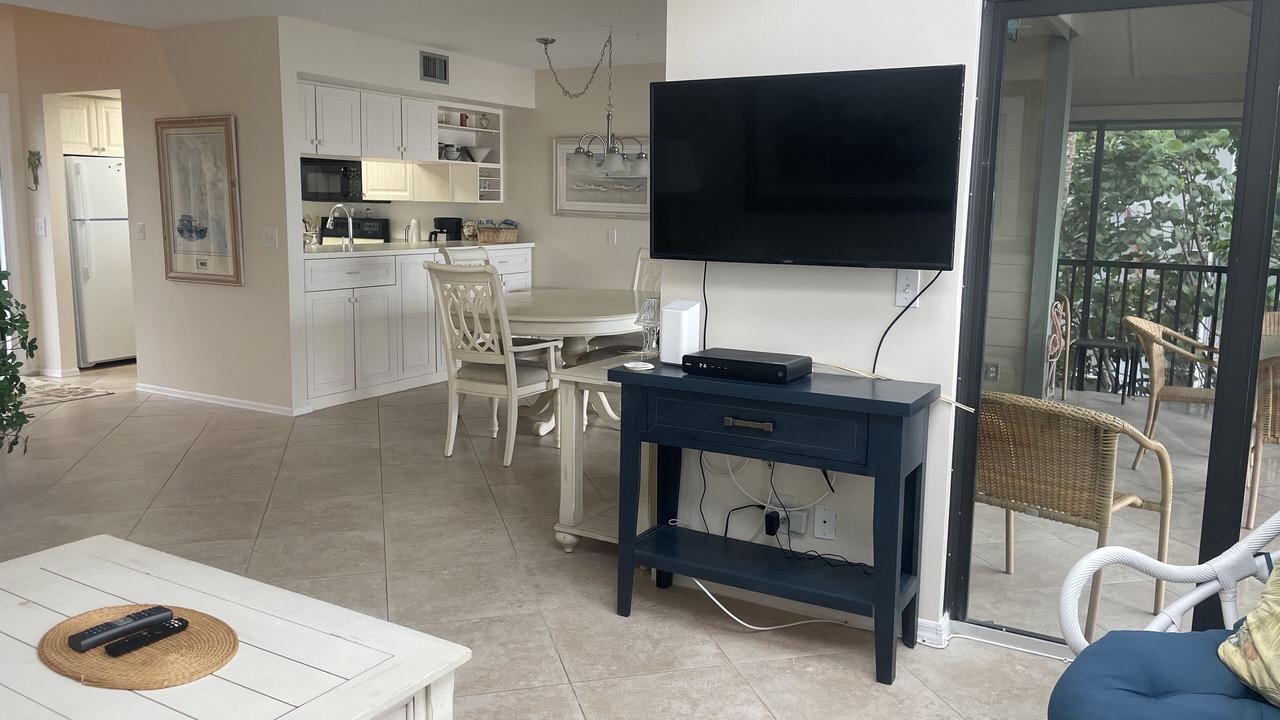 Photo of Livingroom in Bokeelia
