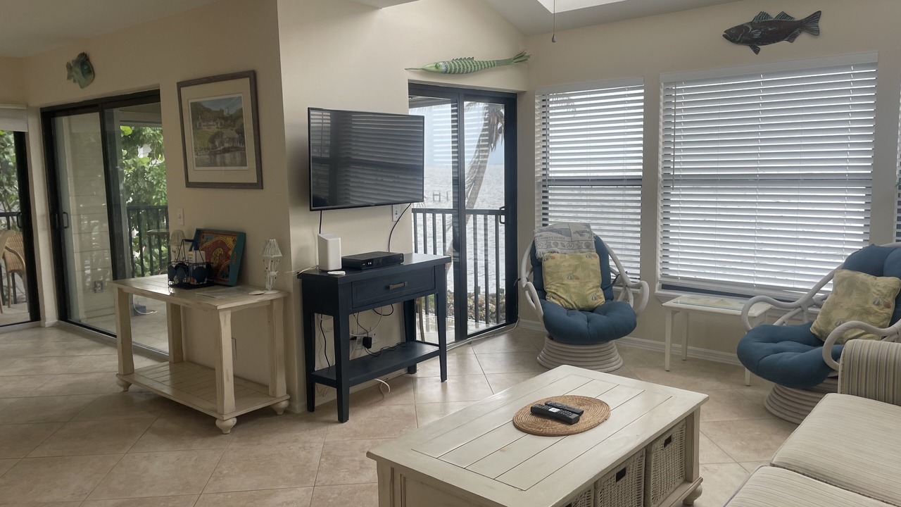 Photo of Livingroom in Bokeelia