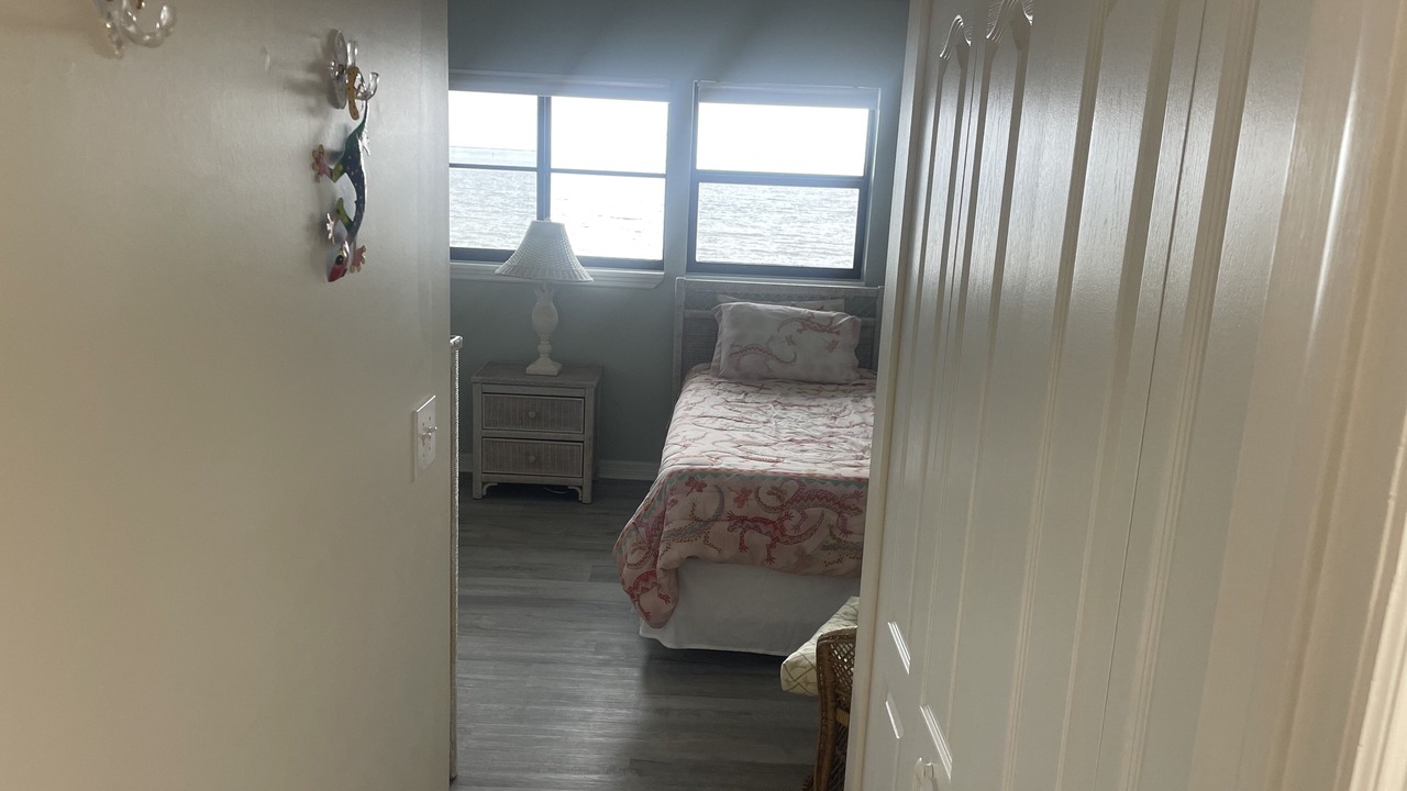 Photo of Bedroom in Bokeelia