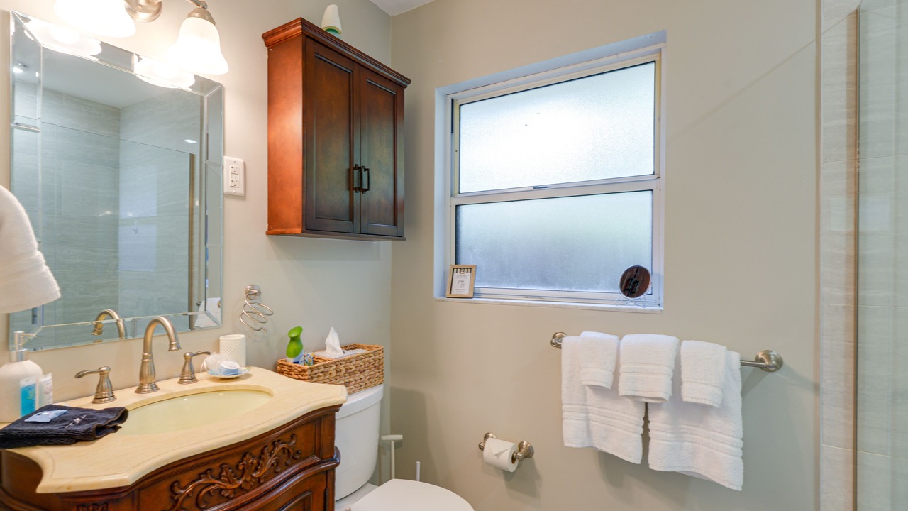 Photo of Bathroom in Putnam Hall
