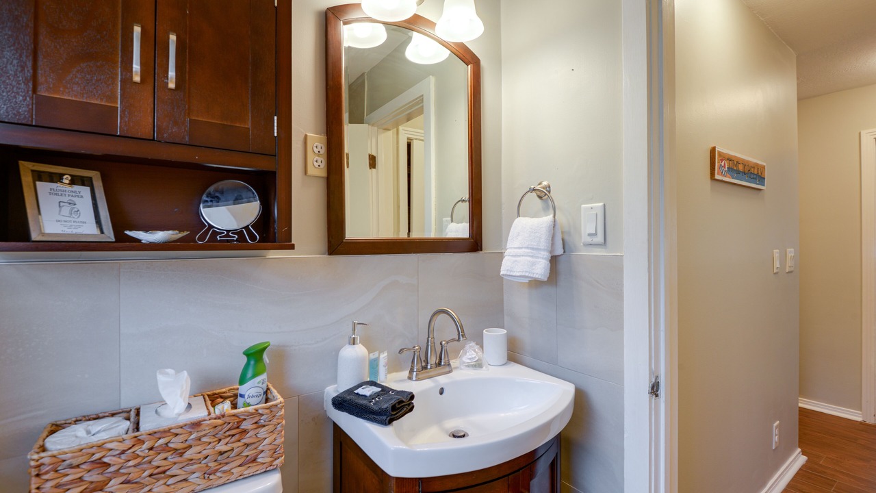Photo of Bathroom in Putnam Hall