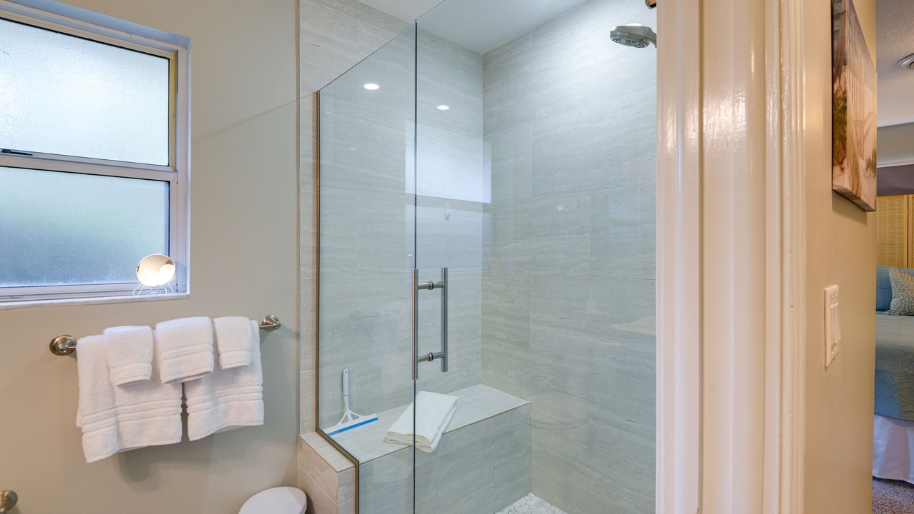 Photo of Bathroom in Putnam Hall