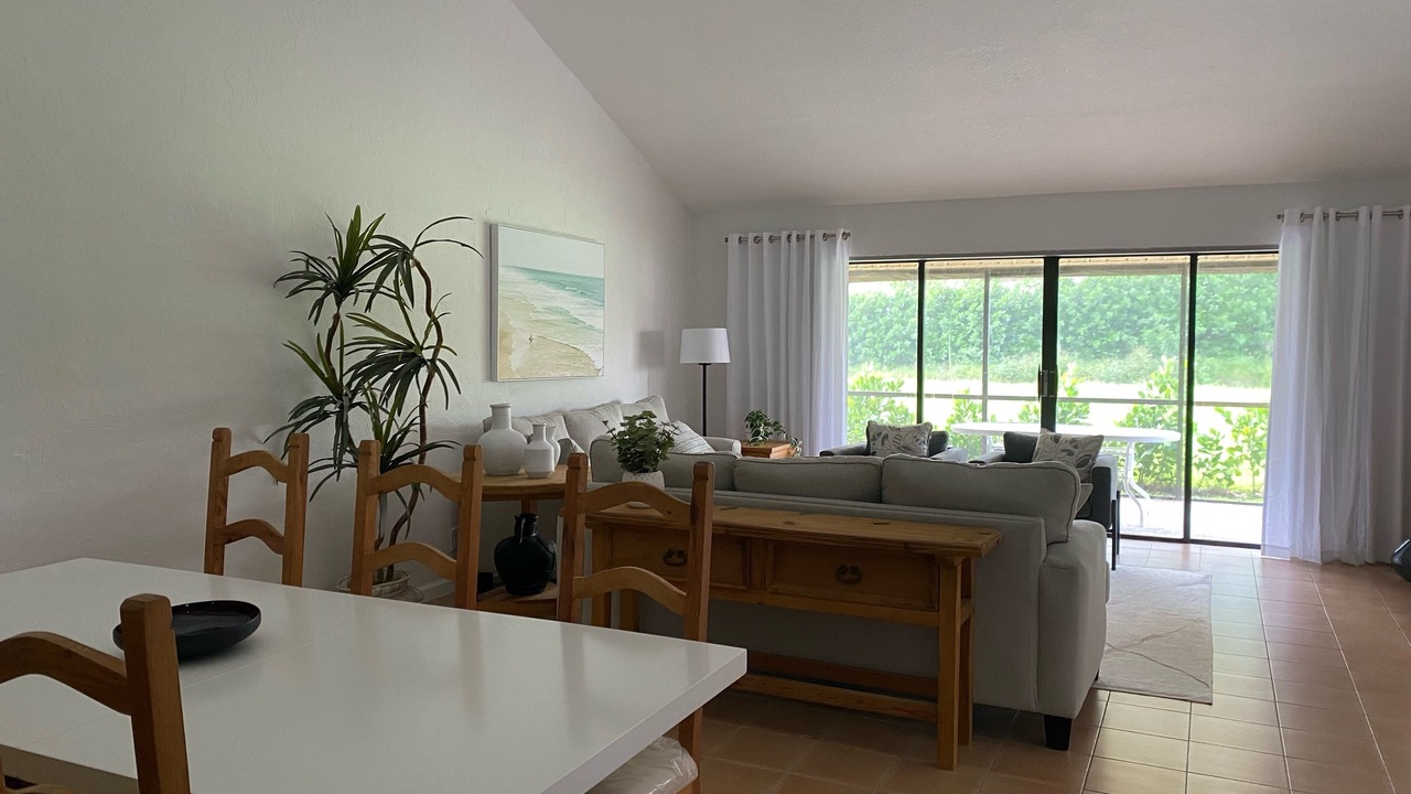 Photo of Livingroom in Hamptons at Boca Raton
