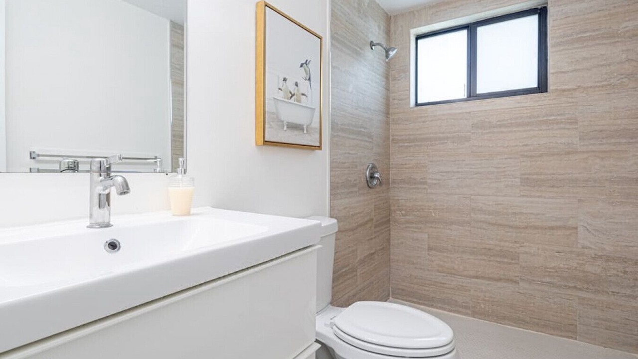 Photo of Bathroom in Bay Harbor Islands