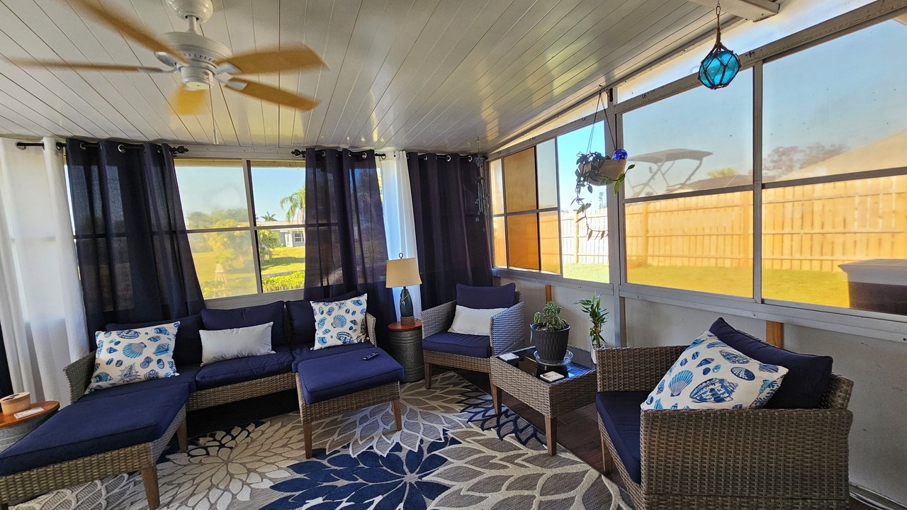 Photo of Livingroom in North Port