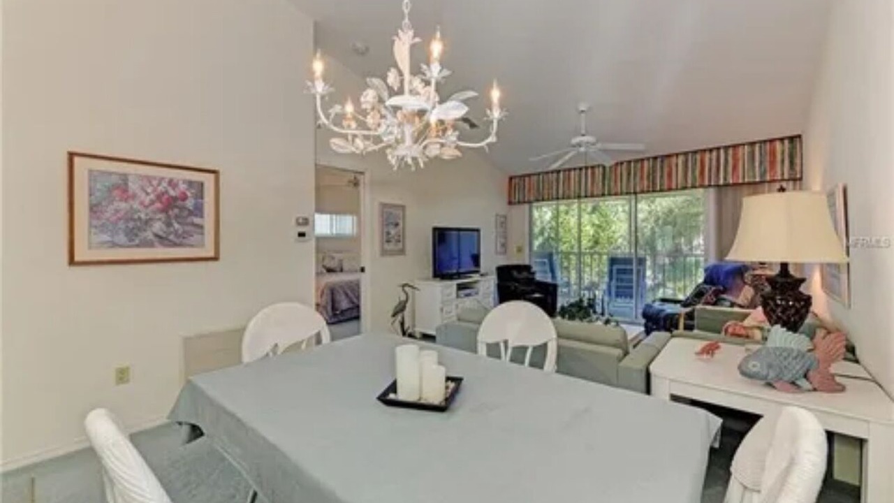 Photo of Livingroom in Englewood