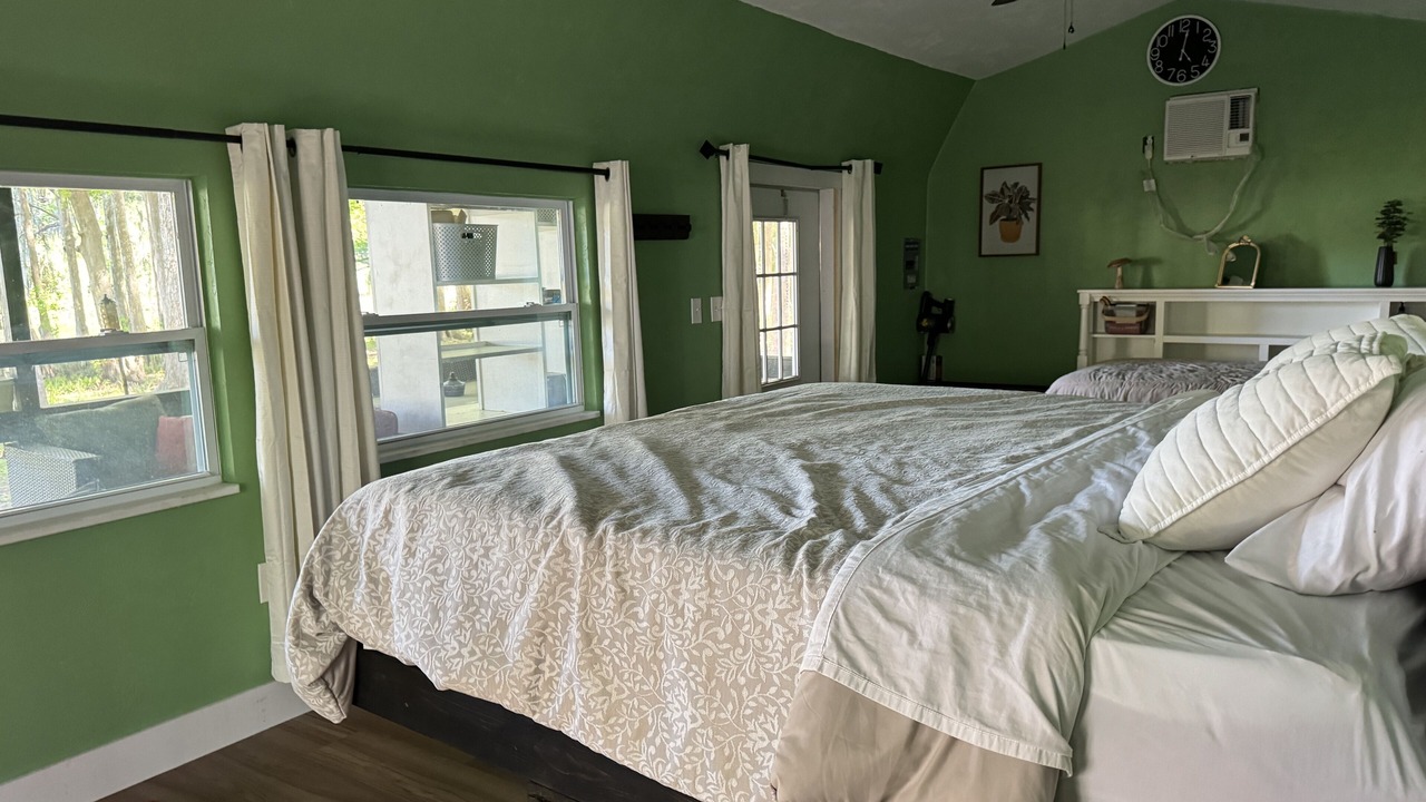 Photo of Bedroom in Dunnellon