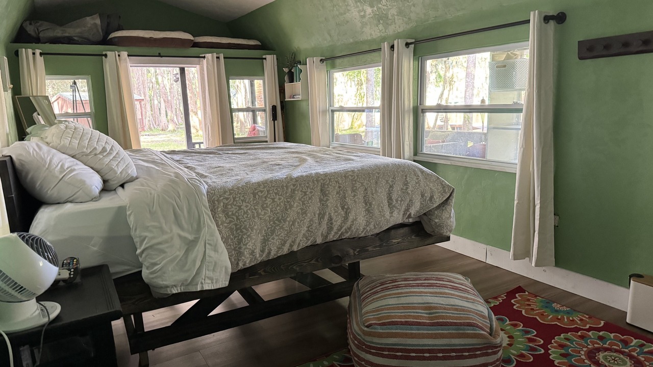 Photo of Bedroom in Dunnellon