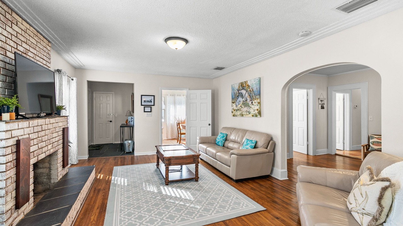 Photo of Livingroom in River District